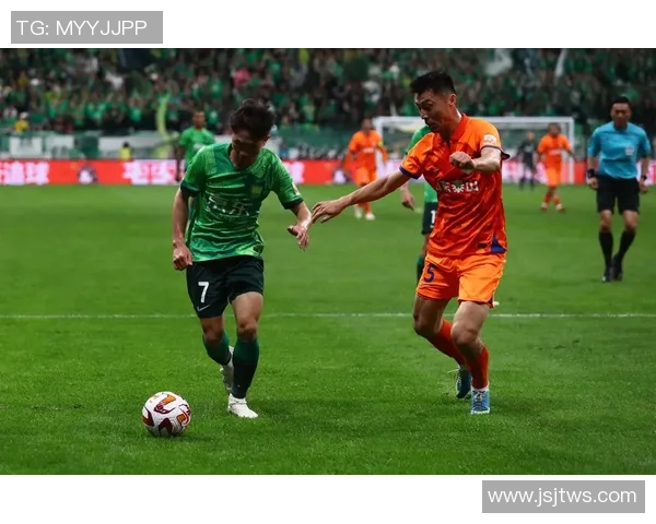 黄强独家揭秘足球技巧与战术分析分享，助你提升球场表现与观赛乐趣